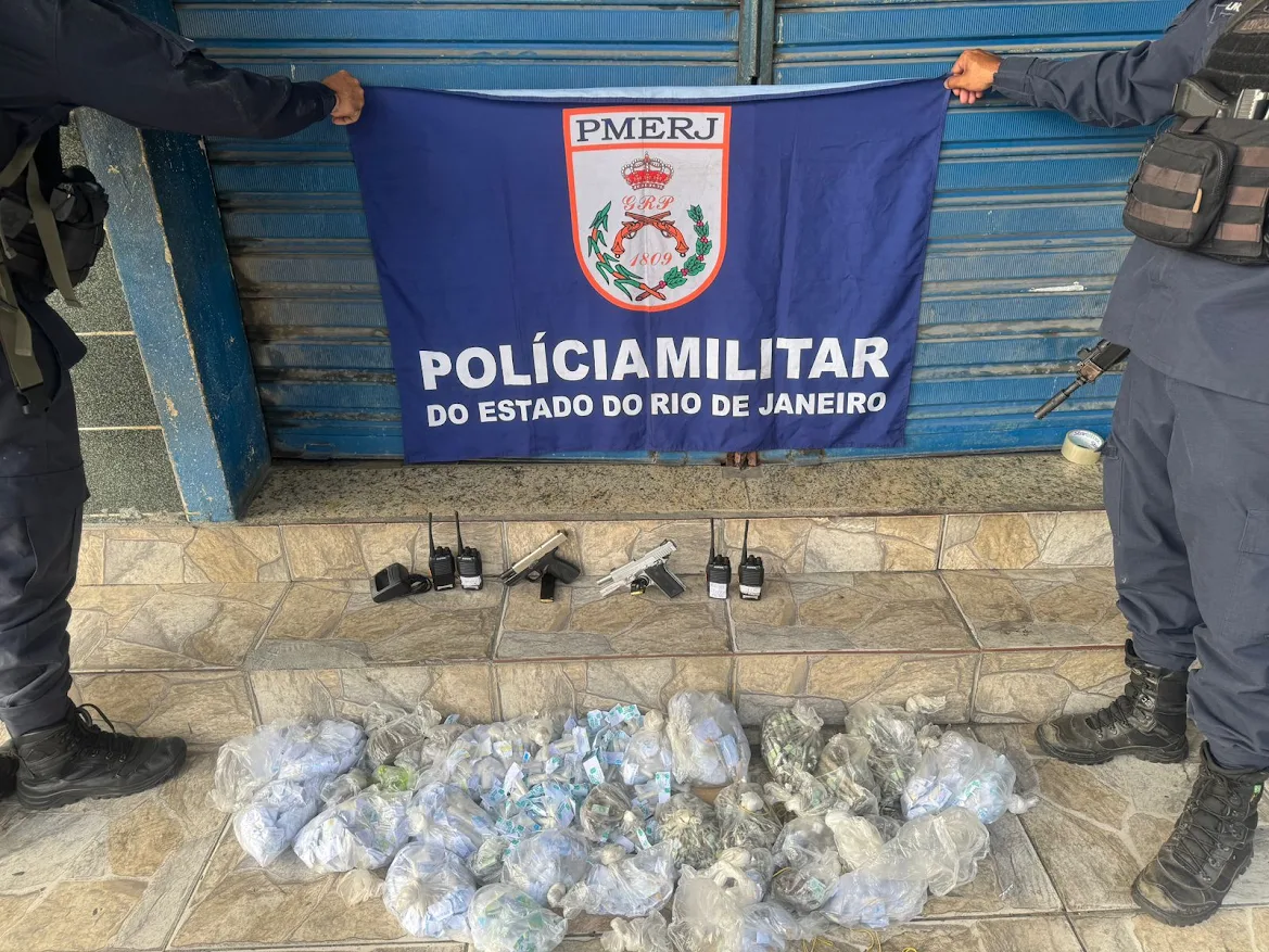 Batalhão de Caxias prende quatro traficantes após informações do Disque Denúncia